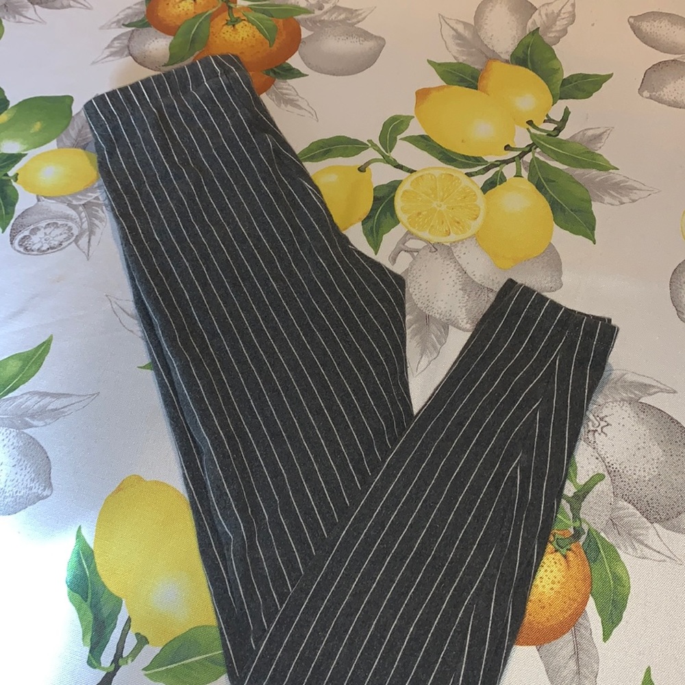 Jones New York Grey PinStripe Legging pants XSP EUC